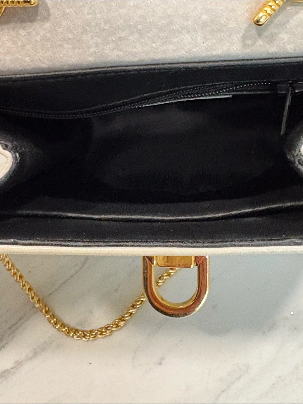 🥰 Vintage Frenchy of California Leather Crossbody